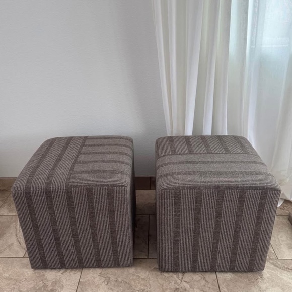 Threshold ottoman - Picture 2 of 3